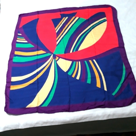 Golden Camel Accessories - Vintage 100% silk hand Printed scarf 40"×40"